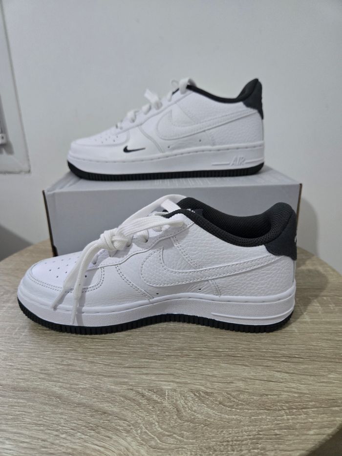 Nike air force 1 taille 35 neuves blanc gris Authentiques - photo numéro 2