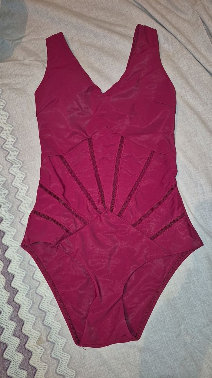Maillot de bain bordeaux
