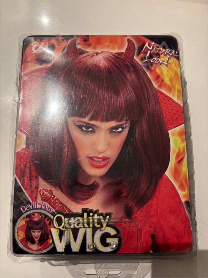 Déguisement Halloween femme diablesse rouge bordeaux