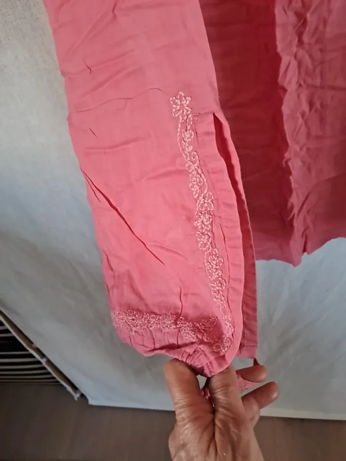 Chemise  blouse rose légère - photo numéro 2