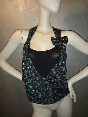 débardeur noir avec étoile argenté et verte taille 40