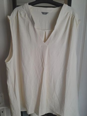 Blouse sans manches creme 48