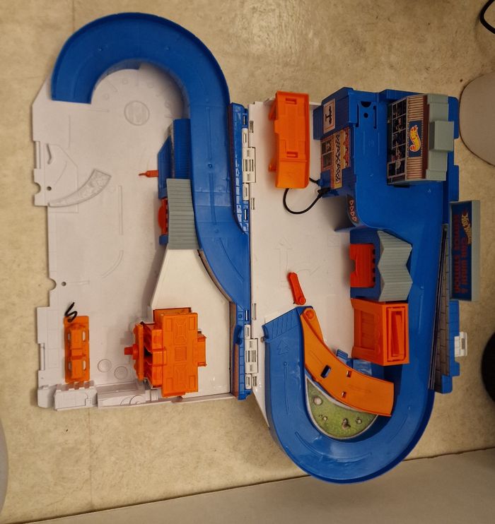 Garage Hotwheels transportable