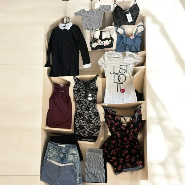 Lot vêtements femme XS - 13 pièces - Nike, Adidas, robe neuve, crop tops