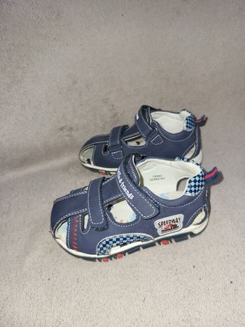 Chaussures sandales garcon 24