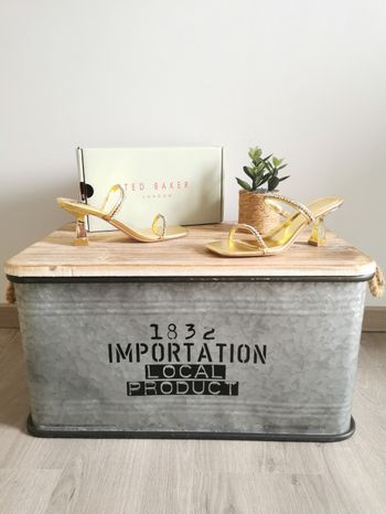 Sandales dorées en cuir à strass Ted Baker London Pointure 37