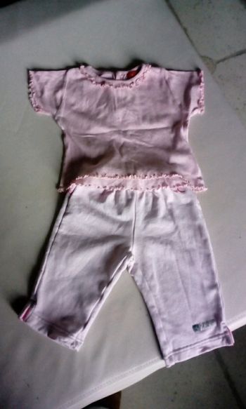 Ensemble tee-shirt et pantalon