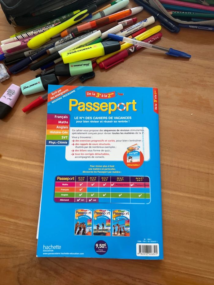 Vend lot cahier de vacances et stylos - photo numéro 7