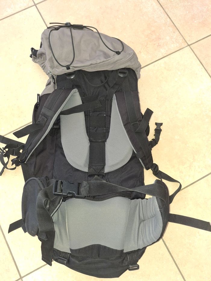Sac de randonnée voyage 70 litre quechua forclaz - photo numéro 2