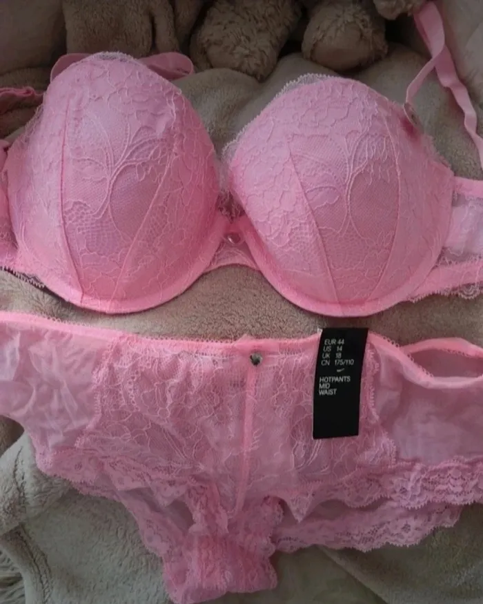Ensemble lingerie rose clair H & M Neuf - photo numéro 2