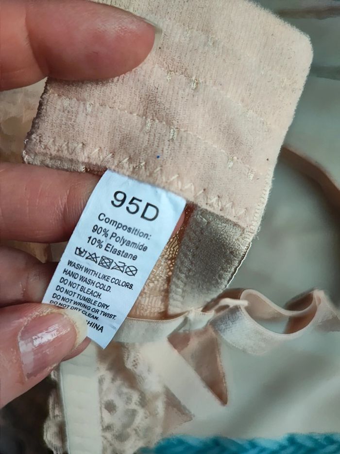 Soutien gorge 95D - photo numéro 3