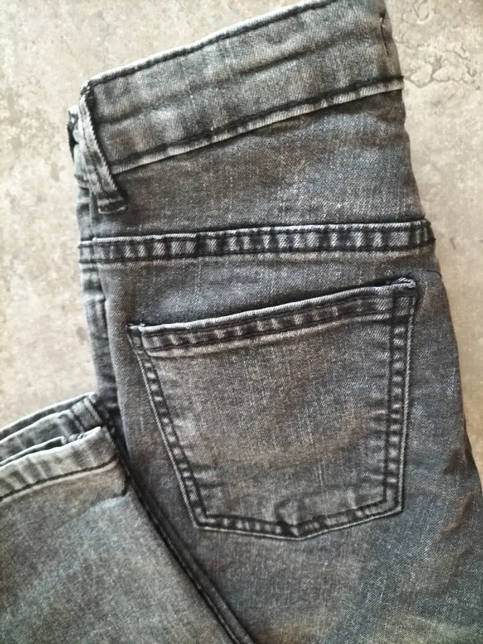 Jean taille 10 ans Zara - photo numéro 3