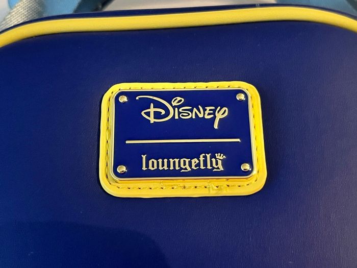 Sacoche avec porte-monnaie Stitch édition la bête Loungefly - photo numéro 2