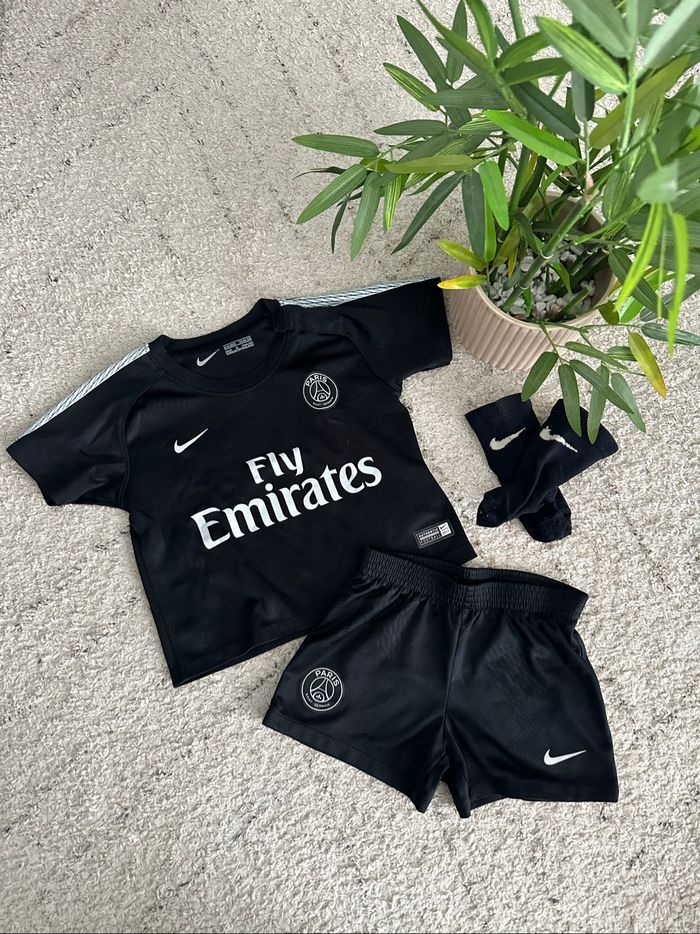Ensemble de foot PSG noir - photo numéro 2