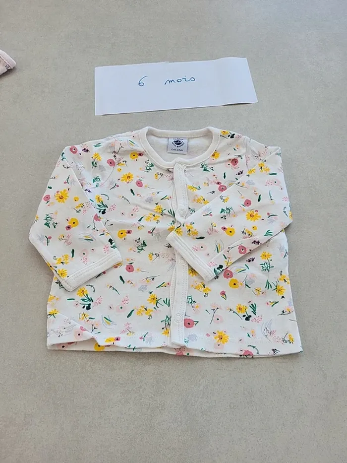 Gilet fleuri 6 mois petit bateau