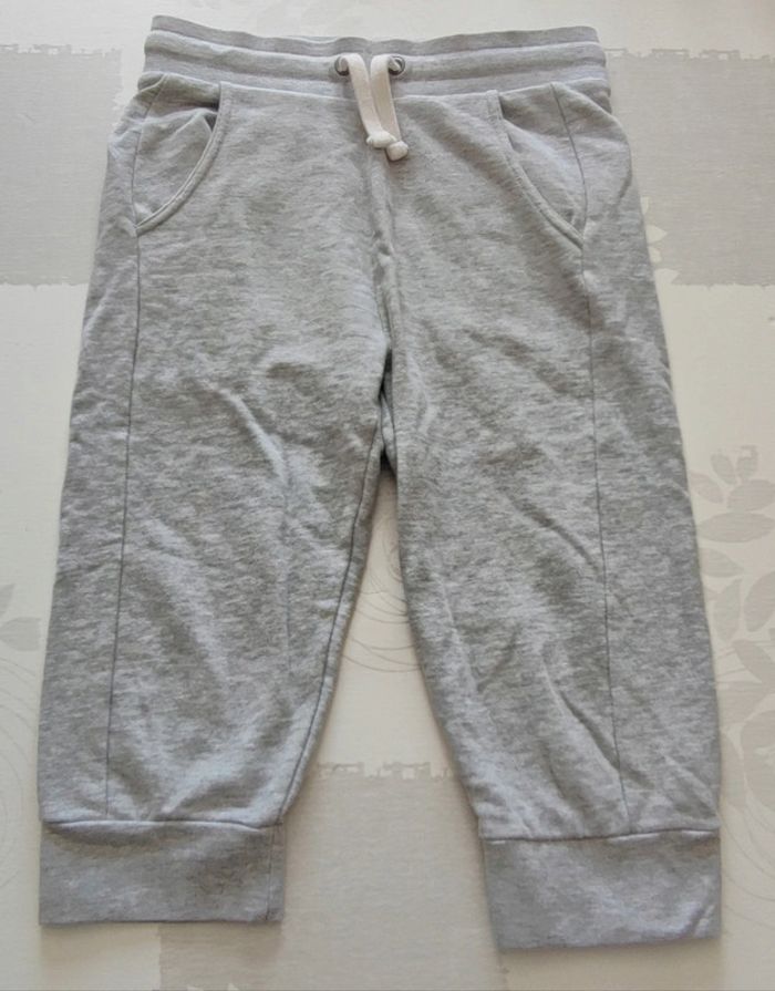 Pantacourt jogging gris T: 12 ans