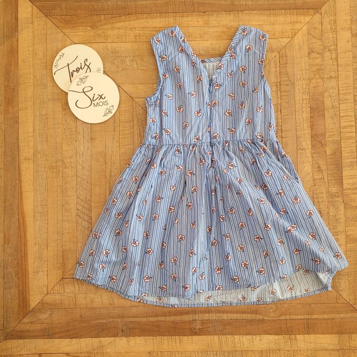 Robe fleurie 3ans - photo numéro 2