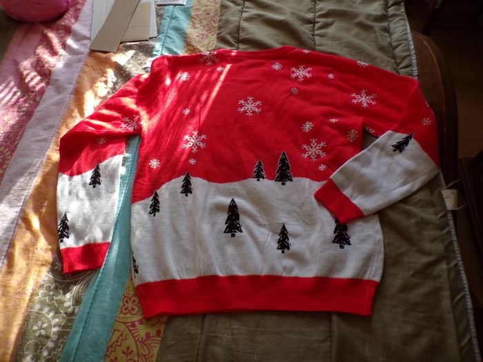 Pull de Noël Mickey taille L neuf - photo numéro 3