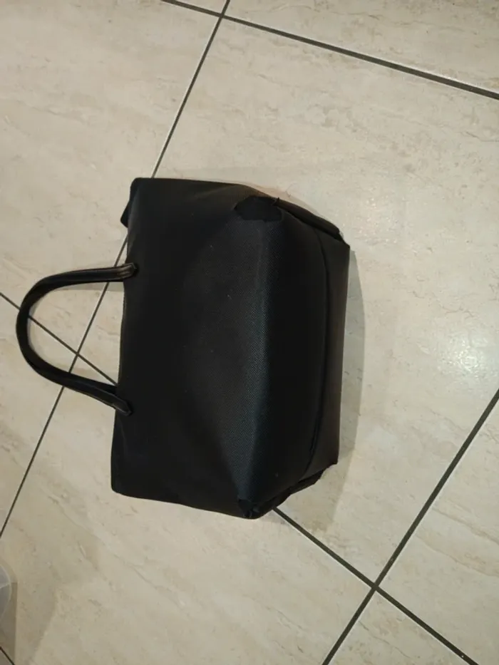 Magnifique sac a main Lacoste authentique noir - photo numéro 8