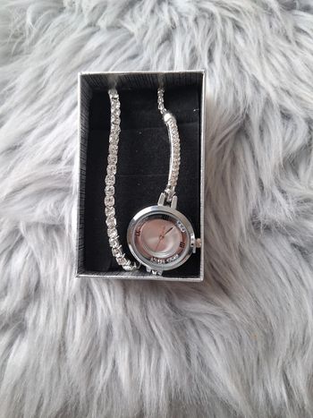 Joli ensemble montre et bracelet