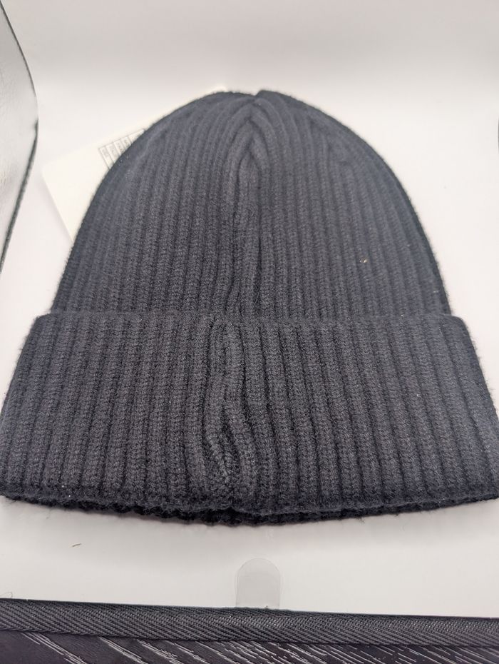 Bonnet moncler neuf avec étiquette - photo numéro 2