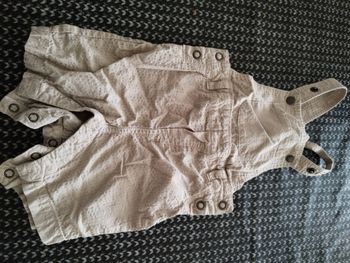 Salopette short taille 9 mois