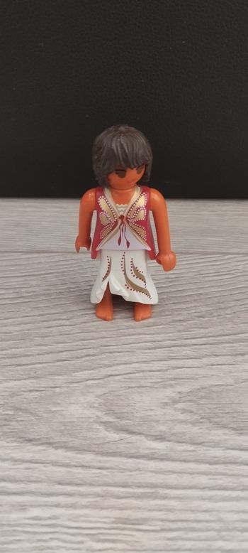 Personnage femme playmobil