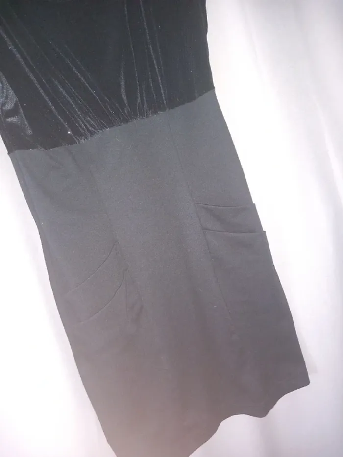 Robe noire - photo numéro 2