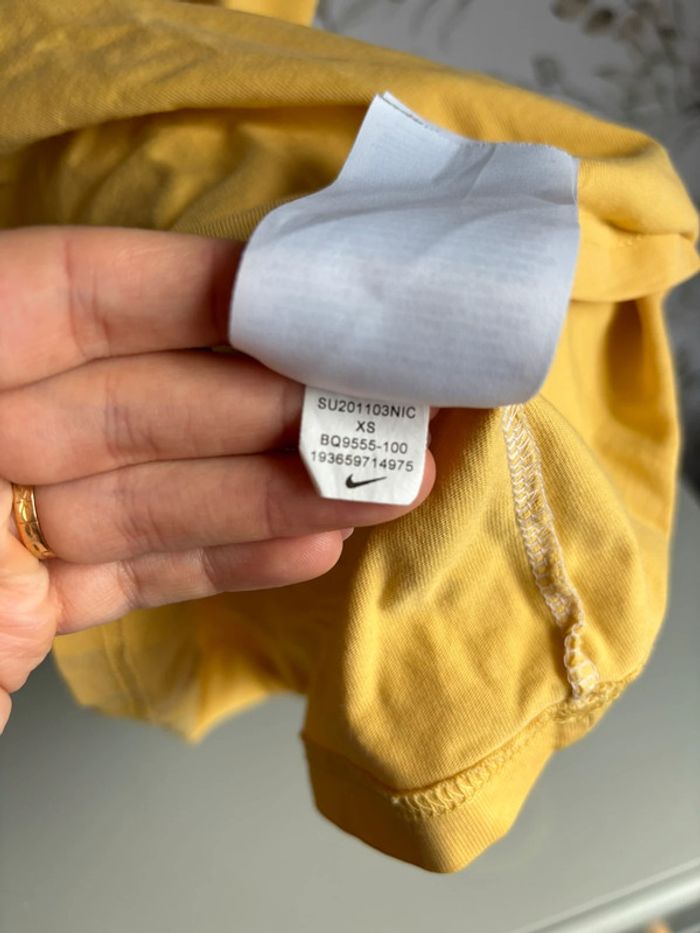 Tee shirt Nike jaune - photo numéro 2