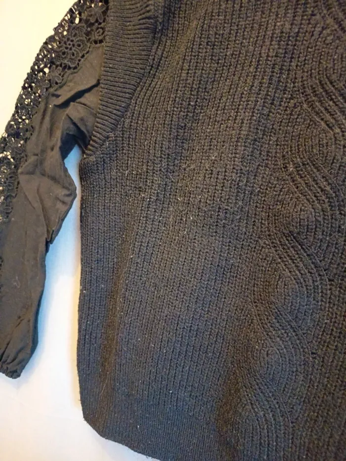 Pull noir - photo numéro 3