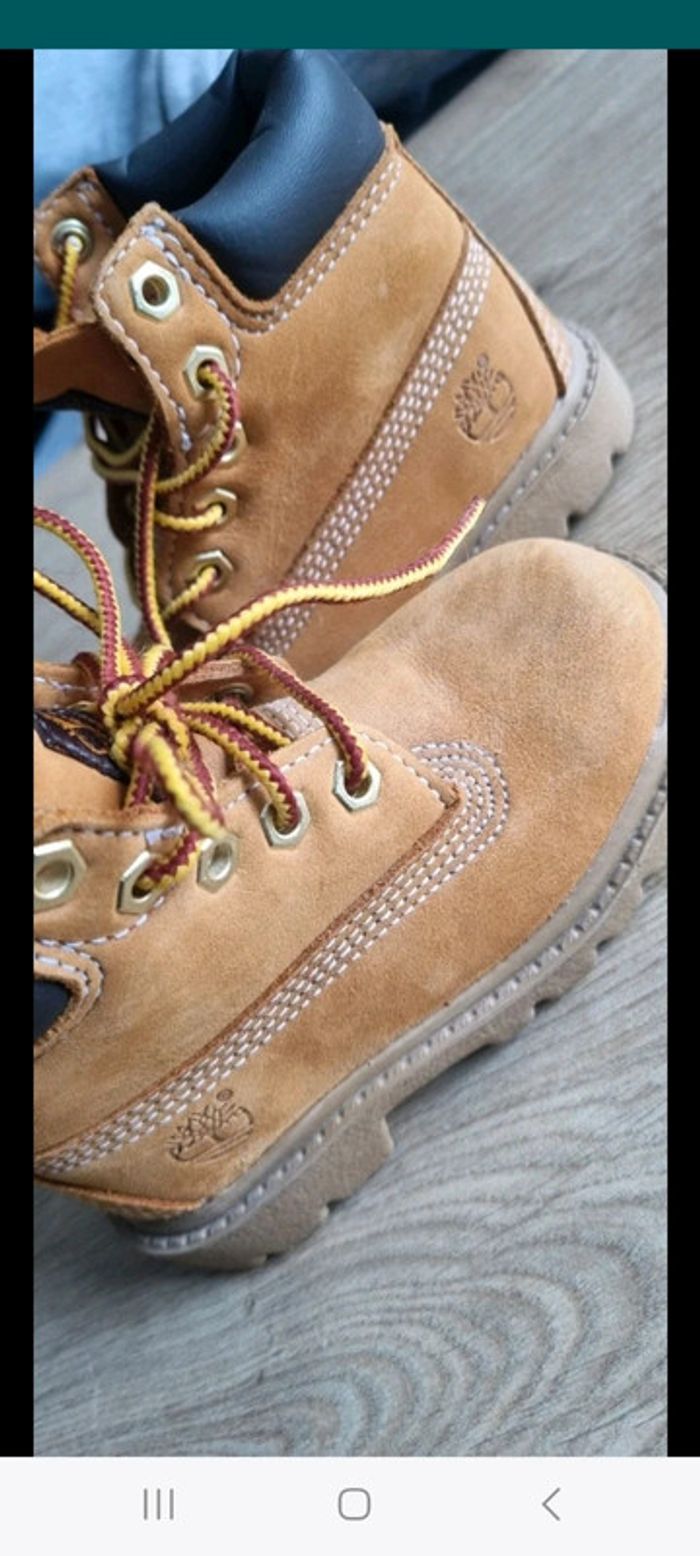 Bottines Timberland T22 beige parfait état cuir - photo numéro 2