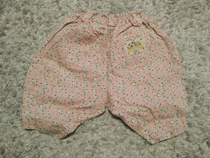 Pantalon
Rose fleurs
Jacadi
12 mois
Vintage - photo numéro 3