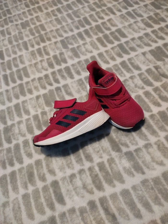 Baskets à scratch rose et noir adidas pointure 21 - photo numéro 2