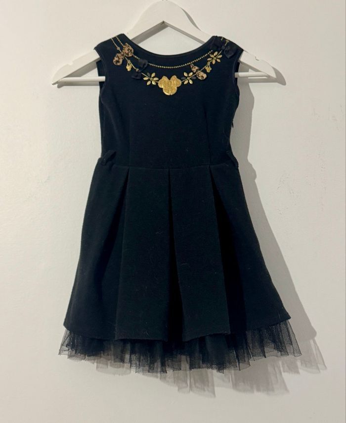 La petite robe noire dé Disneyland Paris 6 ans - photo numéro 2