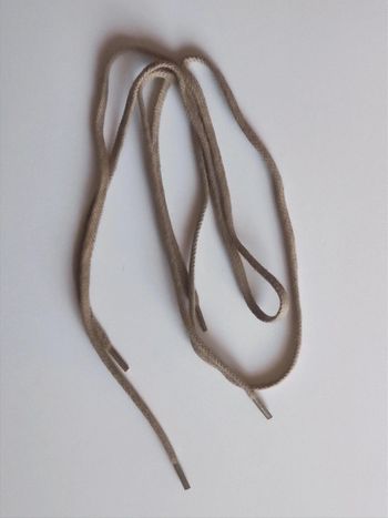 Paire de lacets plats beige 80cm