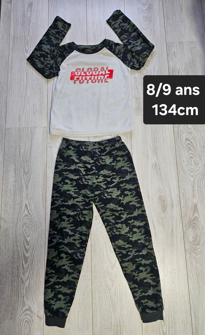 Pyjama 8/9 ans 134cm primark
