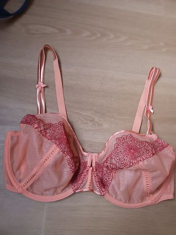 Soutien 100E neuf playtex avec armature pas de mousse Abricot