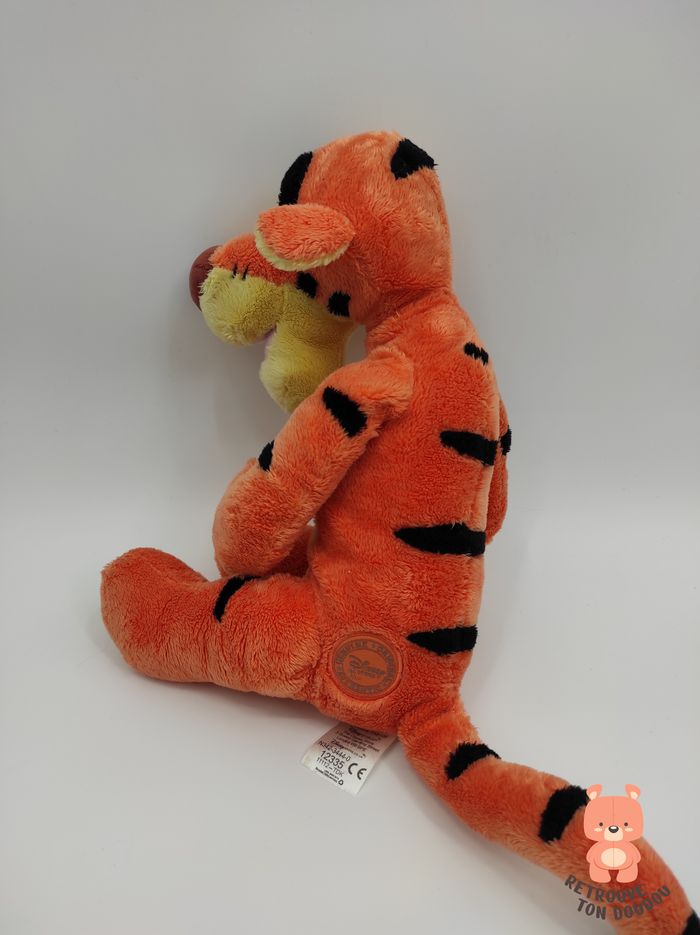 Peluche Tigrou Classique Disney Store 30cm - photo numéro 3