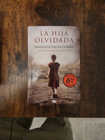 Livre : La hija Olvidada