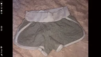 short gris et blanc sport ou pyjama