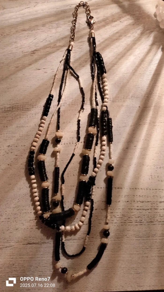 Collier noir et blanc - photo numéro 4