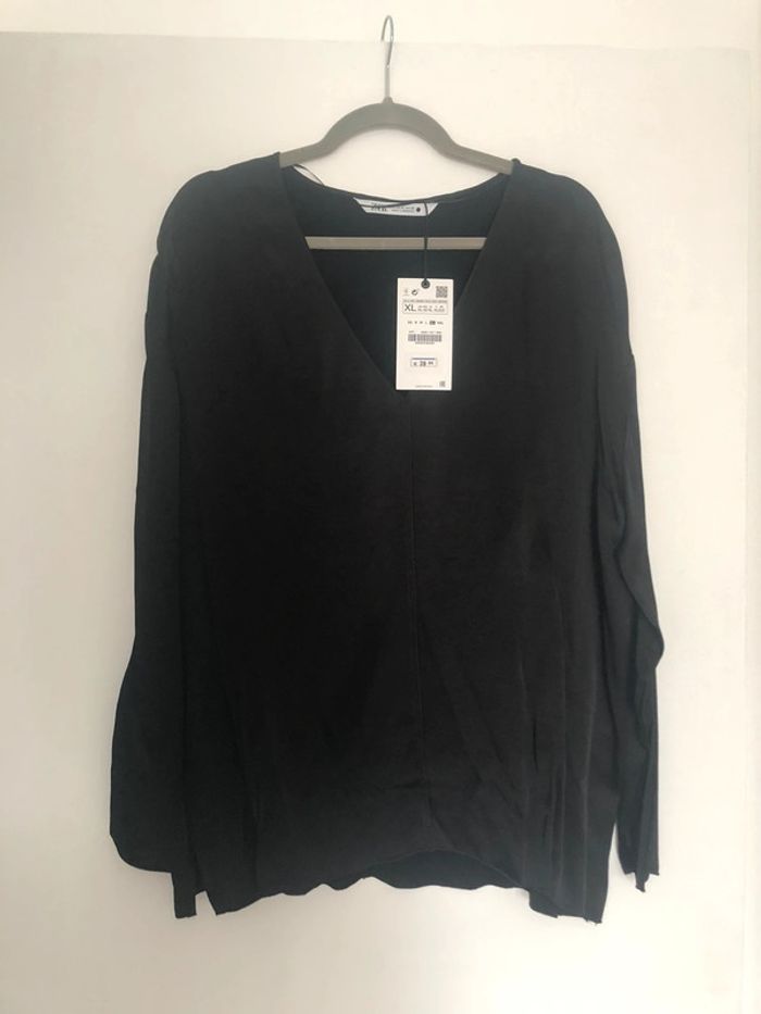 Superbe belle blouse satinée noire Zara neuve avec étiquette XL - photo numéro 2