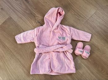 Peignoir rose + claquettes - 1/3 mois 