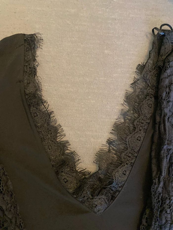 Top en dentelles noir - photo numéro 2