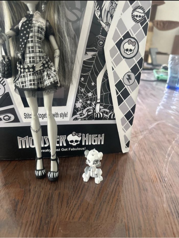 Customs Monster high frankie sdcc - photo numéro 3