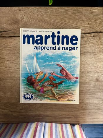Livre Vintage Martine apprend à nager pour Enfants