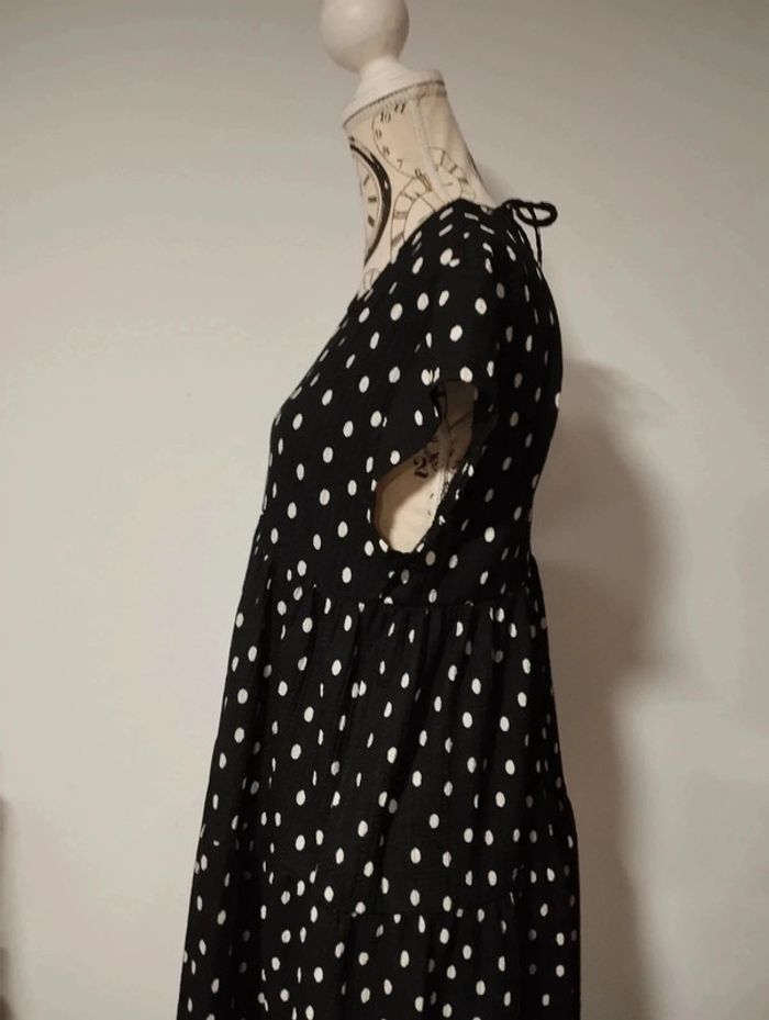 Mini-robe à pois évasée - photo numéro 2