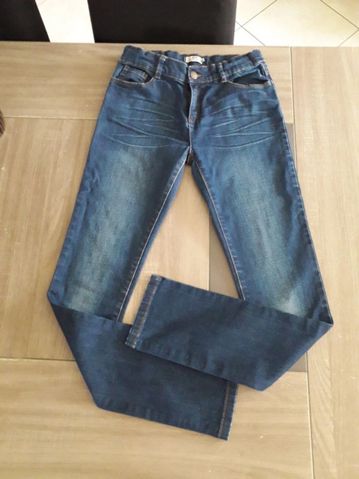 Jean pantalon garçon cyrillus taille 14 ans parfait état