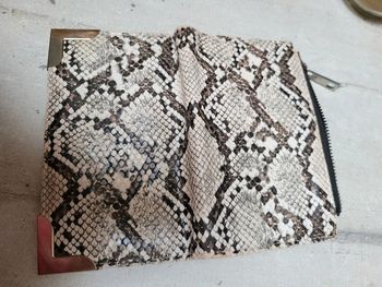 Porte monnaie effet serpent