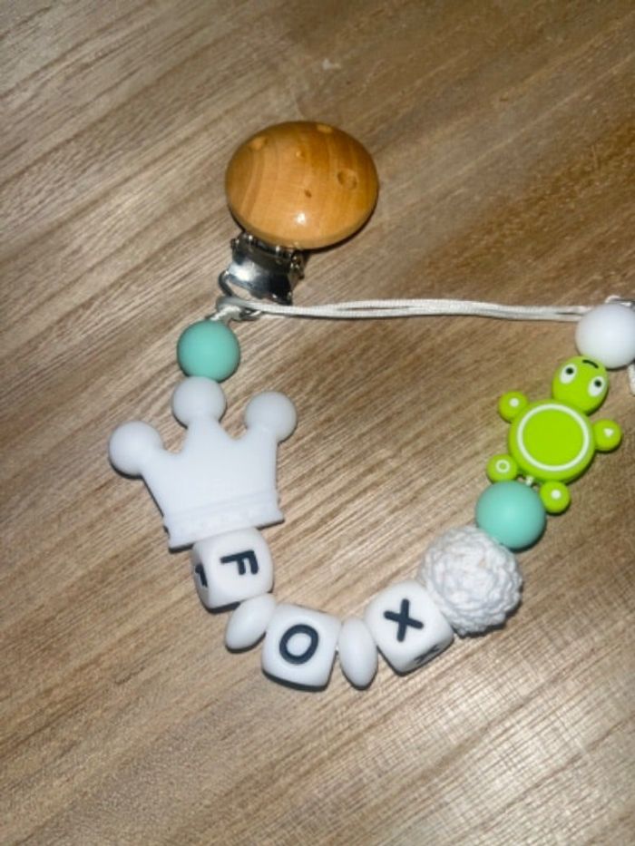 Attache tétine personnalisé